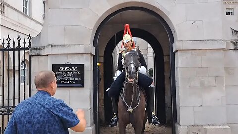 Guard shouts get back at tourist approaching the horse changing of the guard #horseguardsparade
