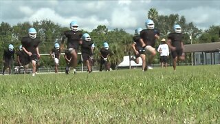 How are Palm Beach County schools keeping athletes safe in the heat?