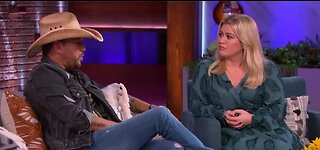 Jason Aldean talks to Kelly Clarkson