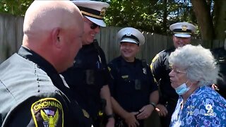 Cincinnati police thank civilian who regularly honors police