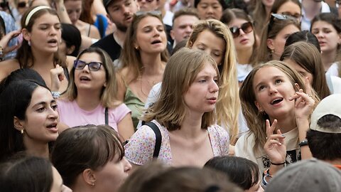 Taylor Swift fans in Vienna after terror plot ruins concert plans | VYPER