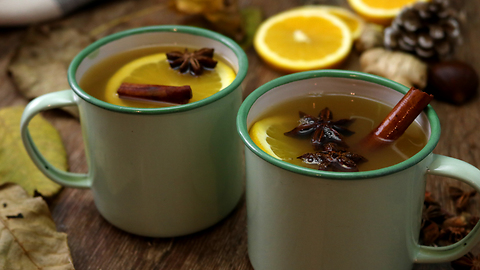 This warm alcoholic drink is perfect for the winter!