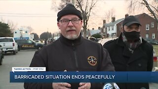 Barricaded situation ends peacefully in Detroit