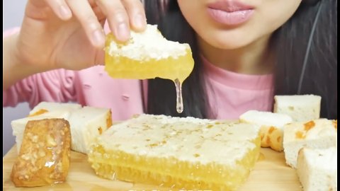HONEYCOMB (Extremely STICKY Satisfying EATING SOUNDS)