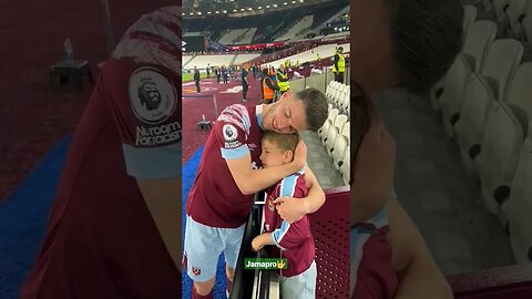 Declan Rice, a legend on and off the pitch..🙏🙌 #westhamunited
