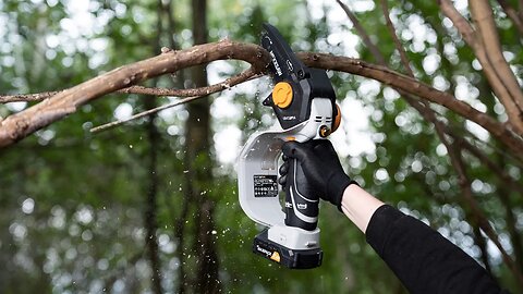 Powerful performance in a compact design: the Batavia Nexxsaw – the perfect chainsaw for any job!