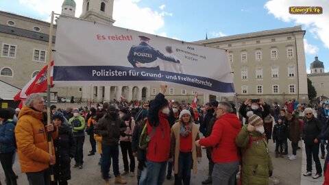 Polizisten für Grund- und Freiheitsrechte Demonstrieten am 30.01.2022 in Salzburg