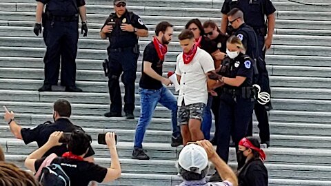 Capitol Police Make Laughably Selective Enforcement Against Demonstrations