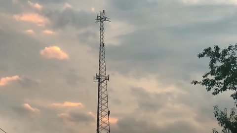 Woman arrested for climbing 285-foot cell tower in Wayne County