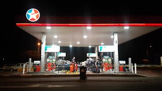 SOUTH AFRICA - Cape Town - Kenilworth Caltex garage shooting (Video) (Y6M)