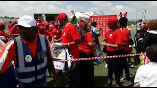 SOUTH AFRICA - Johannesburg - Delivering Happiness to Diepsloot (Video) (Efx)