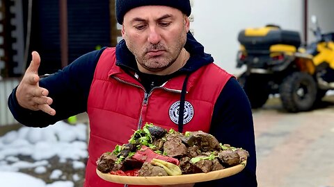 HEART, LIVER, LUNGS. LAMB LIVER IN A CAULDRON.