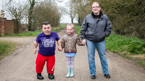 Dad With Dwarfism Powerlifting His Way To 2020 Paralympics: BORN DIFFERENT