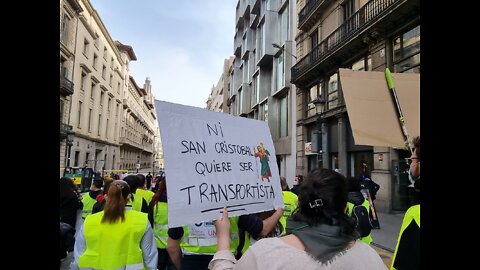 Transportistas catalanes y familiares exigen la "dimisión" de la ministra Raquel Sánchez Jiménez