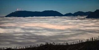Tidsforskydning viser et hav af skyer over Colorado Springs