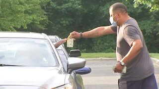 North Carolina Officer Helps Families In Need