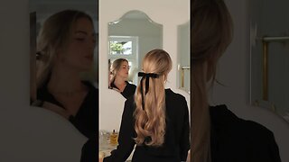 Clip in, style up, step out. A glimpse into my daily hair routine with my extensions ✨ #hairtutorial