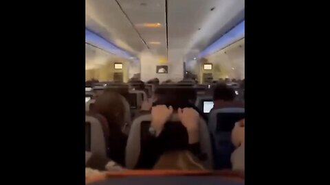 AIRPLANE CAUGHT IN SEVERE TURBULENCE✈️💨💫