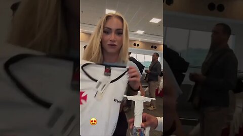 Alisha Lehmann com a camisa do Vasco da Gama nos stories do Instagram