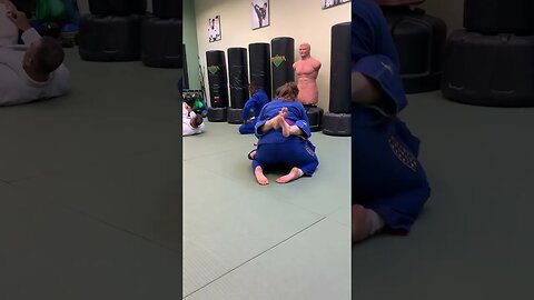 Hold pants and same arm on close guard sweep 😮 #bjj #jiujitsu #bjjlifestyle