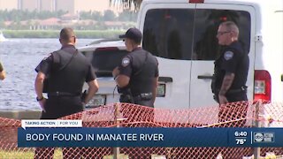 Bradenton police investigating after body found floating in Manatee River