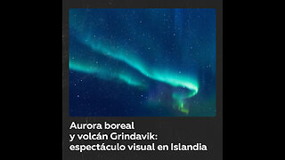 Espectáculo visual en el que se mezclan las luces de aurora boreal y volcán en Islandia