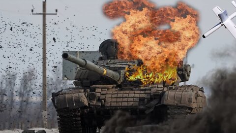 Ukrainian troops destroy Russian tank T-72 tank on a mine