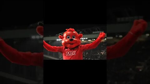 Manchester United Muslim Would you wear the devil on your shirt? #manchesterunited #manu #shorts