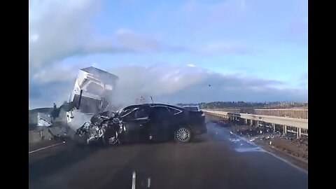 Dash Cam Car Crash Compilation - Russia 2019