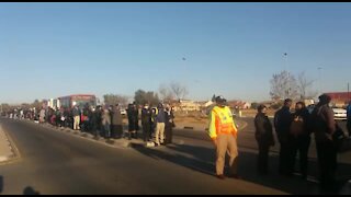 LOOK: Gauteng commuters stranded as taxis strike for more Covid-19 financial support (uqp)
