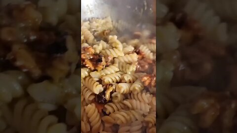 Honey Walnut Pesto Pasta | #pesto #fypfood #honey #walnut #yummyeats #easymeals #hungry #dinnerideas