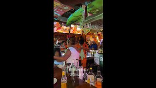 Best Bars and Restaurants San Pedro : Sandy Toes Beach Bar & Grill