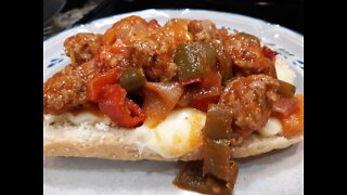 Easy and Delicious Sausage and Peppers With Mozzarella Garlic Bread