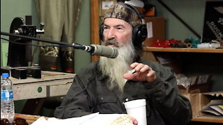 Phil's Prayer for Texans, Willie’s Secret to Free Labor & About Those Duck Call Room Signs | Ep 229