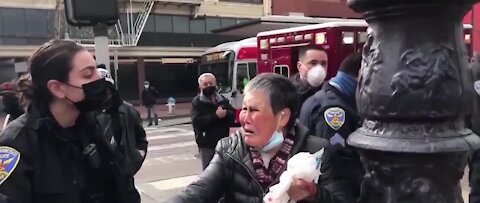Asian woman attacked in San Fransisco, fighting back and beating attacker