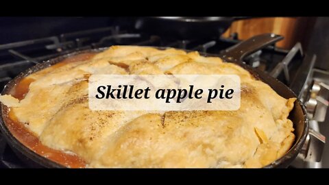 Skillet apple pie #castironcooking #applepie