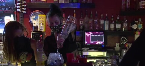Bars in Las Vegas to close at midnight