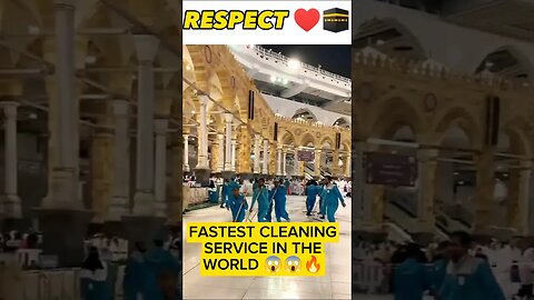 MashAllah Respect ♥️💚🕋 | Khana E Kaaba Cleaner #viral #shorts #islamic #mecca #mecca2023 #khanakaba