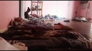 SOUTH AFRICA - Johannesburg - Homeless shelter (videos) (GWq)