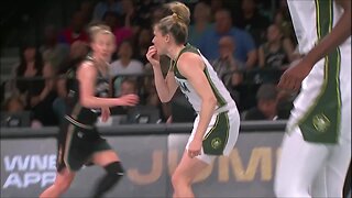 🤮🤣 Player Drops "Lucky" Gum After Draining A 3, Then Puts It Back In Her Mouth & Hits 2 MORE Shots!