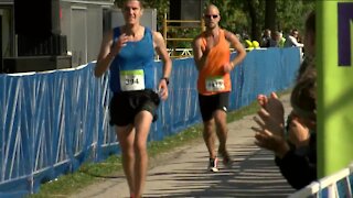 More than 2,500 athletes compete in Milwaukee Lakefront Marathon
