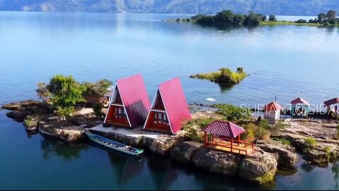 HOMESTAY IN THE MIDDLE OF LAKE TOBA