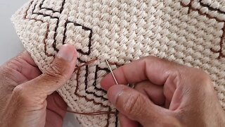 Bordado a mão em bolsa de crochê | Bolsa com linha fashion Egito