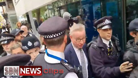 Michael Gove MP Gets Rushed by Protesters and is Told to ‘Do His Job’ - 4660