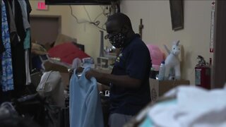 Collier Co. students volunteer at Salvation Army store