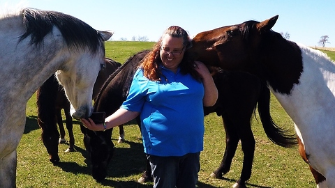 This Animals Lover Is Thrilled To Be Surrounded By Horses
