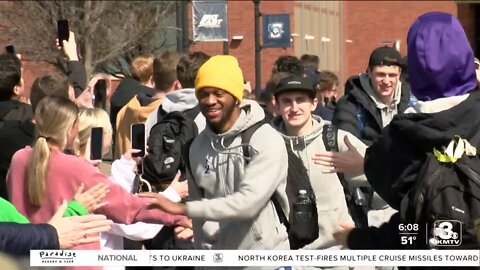 Jays' fans hold campus send-off as they head to Louisville for the Sweet 16