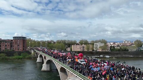 France Protesters take to the streets in large numbers in Toulouse against pension reform 13.04.2023