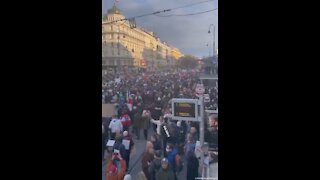 More Than 40,000 March Against COVID Lockdowns in Vienna