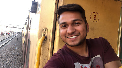 New Delhi To Jaipur Train Vlog | 14662 JAT - BARMER Express | Train Food | Journey